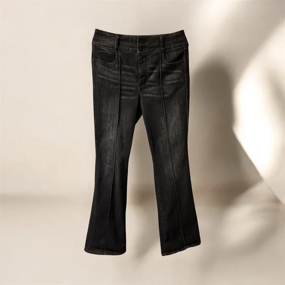 Elegant Black Flare Women's Jeans - Picture 1 of 2